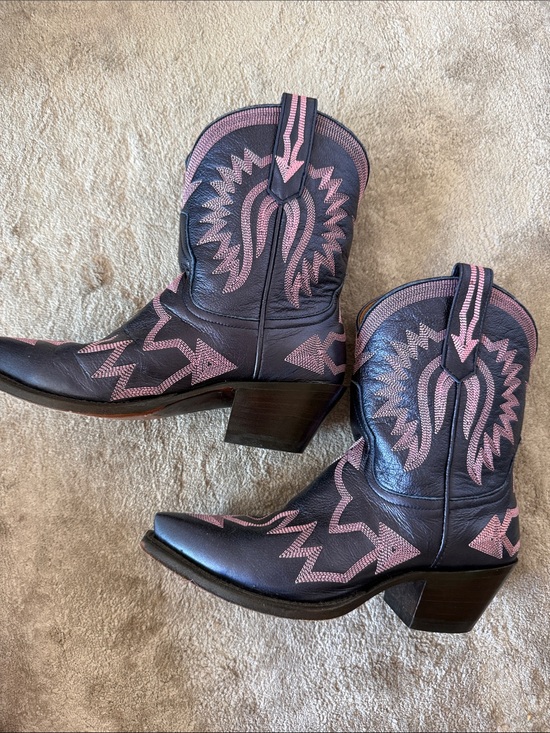 Miron Crosby Shoes - Women’s Black Heeled Western Ankle Boots with Pink Stitching